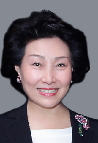 董事会副主席、执行董事：郑翔玲女士